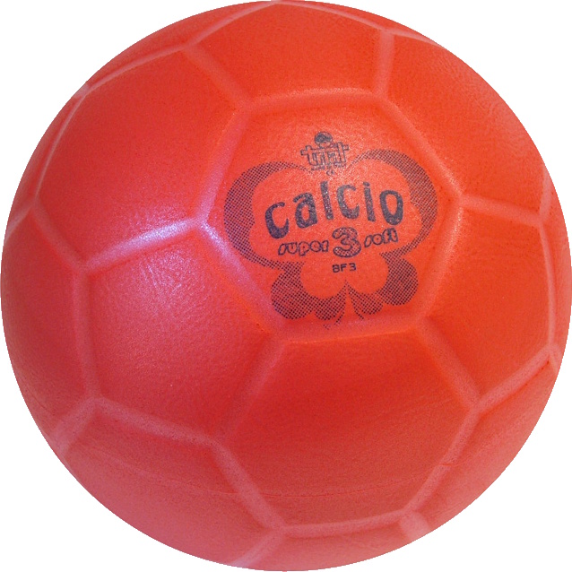 Ein roter Schaumstoff-Fussball, ideal für Kinder und Indoor-Aktivitäten.