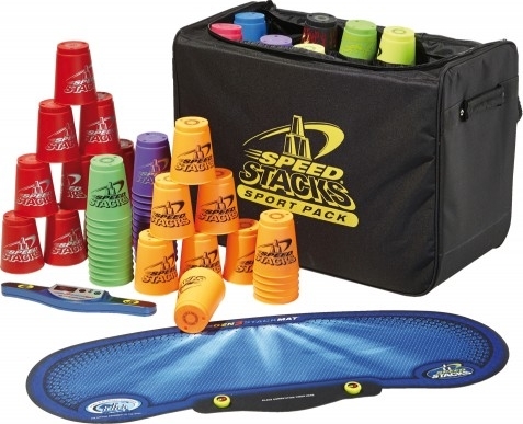 Speed Stacks Sport Set mit bunten Stapelbechern, blauer Matte und schwarzer Tragetasche