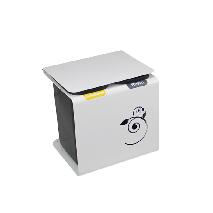 Eleganter zweifarbiger Mülleimer mit Recycling-Symbol, geeignet für Mülltrennung von Verpackungen und Restabfällen