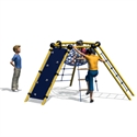 Zwei Kinder am Klettergerüst mit Netz, Kletterwand und Leiter