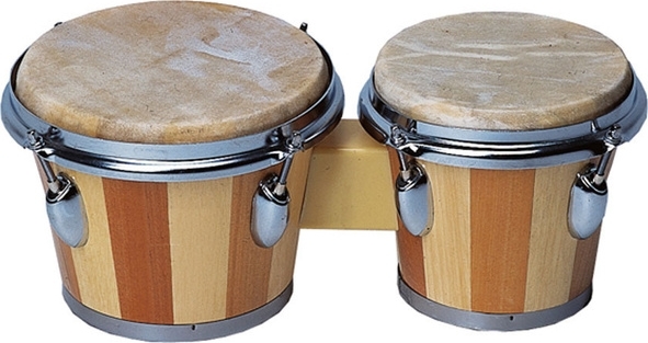 Zwei Bongos aus Holz mit naturfarbenen Fellen und silbernen Metallbeschlägen