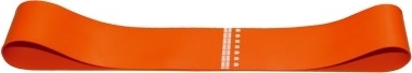 Ein oranges Widerstandsband, ideal für Fitnessübungen und Dehnungen