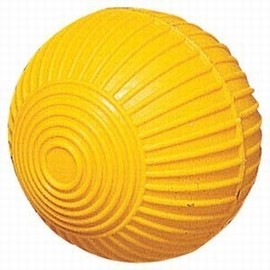Gelber Gummiball mit Rillenstruktur für vielseitige Spiele